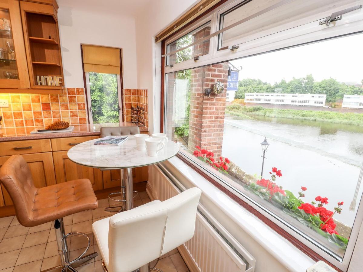 Dee Heights Penthouse Appartement Chester Buitenkant foto