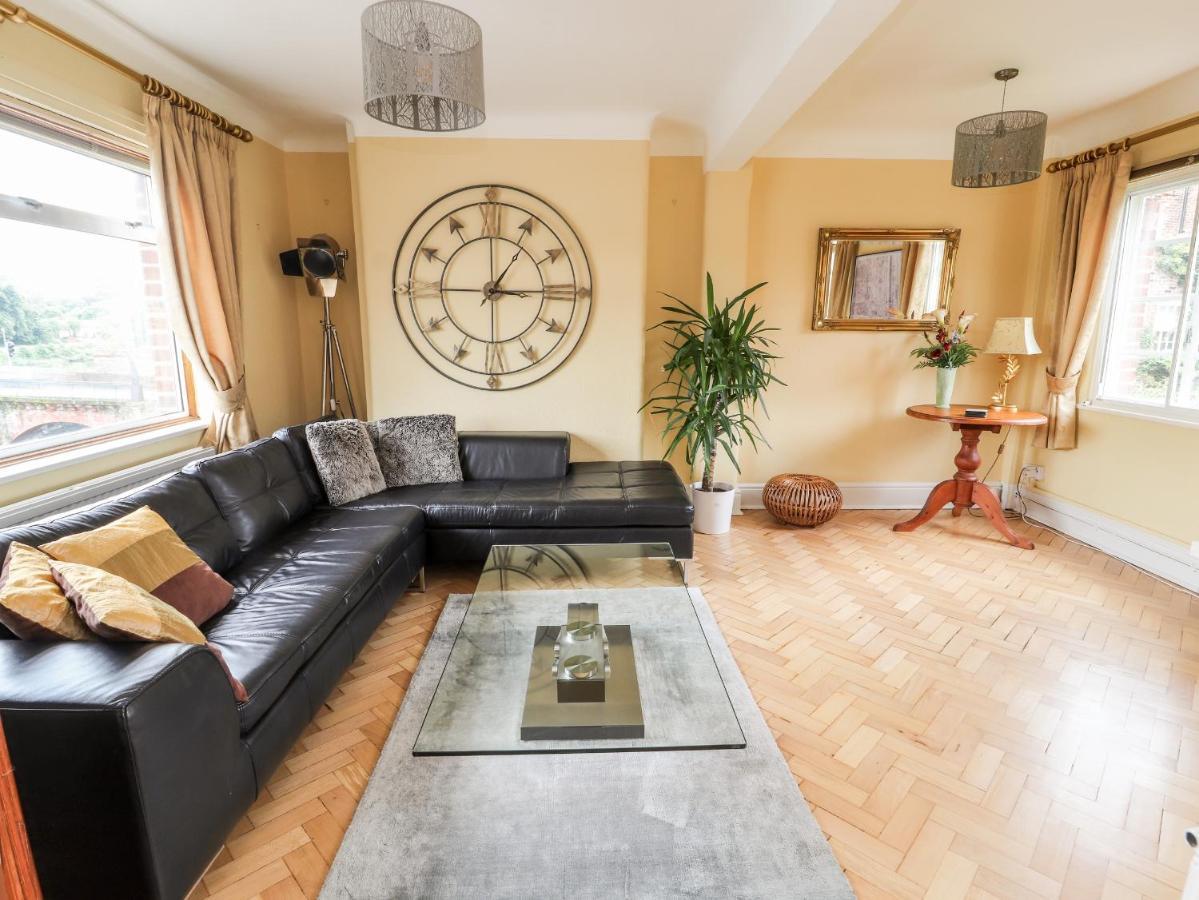 Dee Heights Penthouse Appartement Chester Buitenkant foto